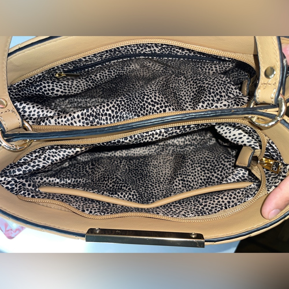 It Also Has A Strap If You Want To Make It Longer… - image 5